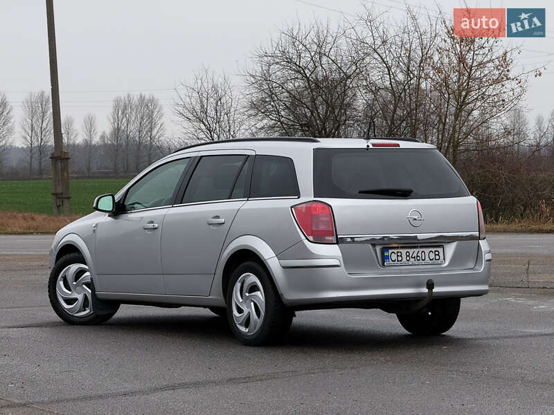 Універсал Opel Astra 2010 в Мені