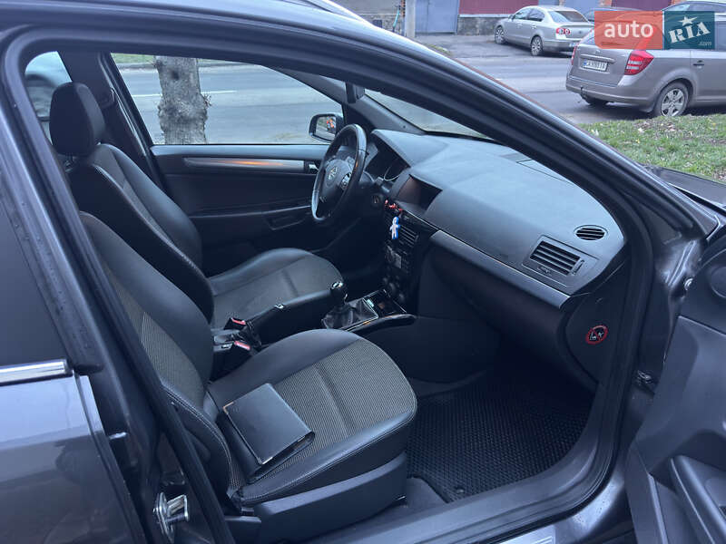 Универсал Opel Astra 2010 в Умани фото 4 Универсал Opel Astra 2010 в Умани