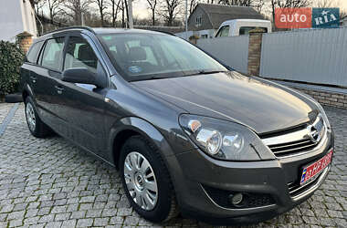 Универсал Opel Astra 2009 в Гнивани