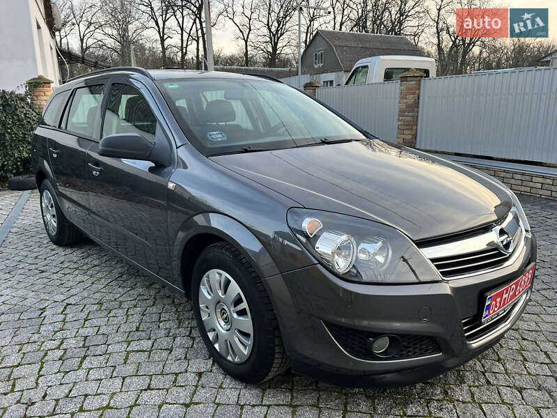 Універсал Opel Astra 2009 в Гнівані