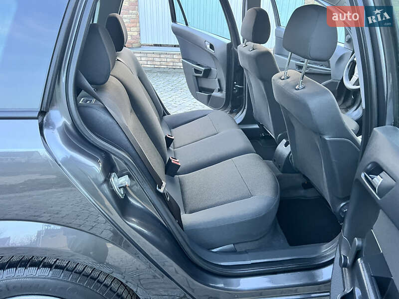 Універсал Opel Astra 2009 в Гнівані