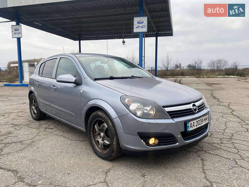 Хэтчбек Opel Astra 2006 в Кропивницком