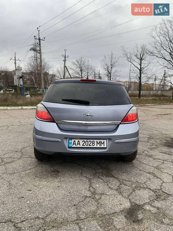 Хэтчбек Opel Astra 2006 в Кропивницком