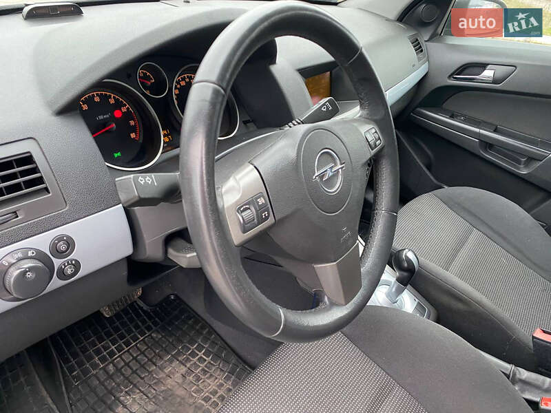 Хэтчбек Opel Astra 2006 в Кропивницком