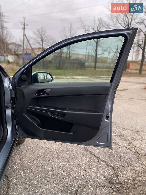 Хэтчбек Opel Astra 2006 в Кропивницком