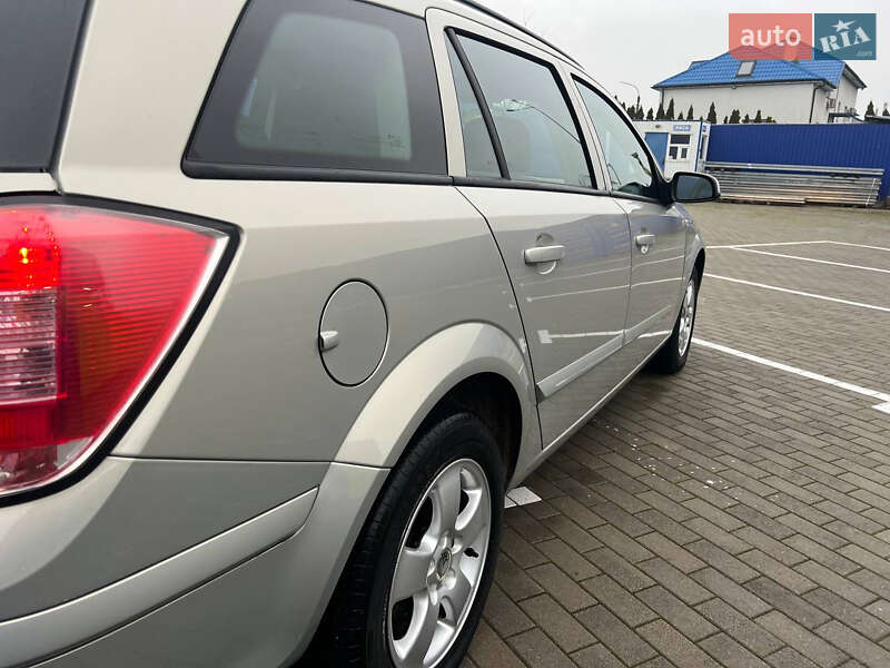 Універсал Opel Astra 2009 в Калуші