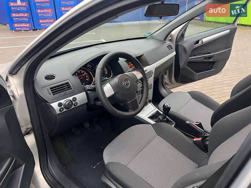 Універсал Opel Astra 2009 в Калуші