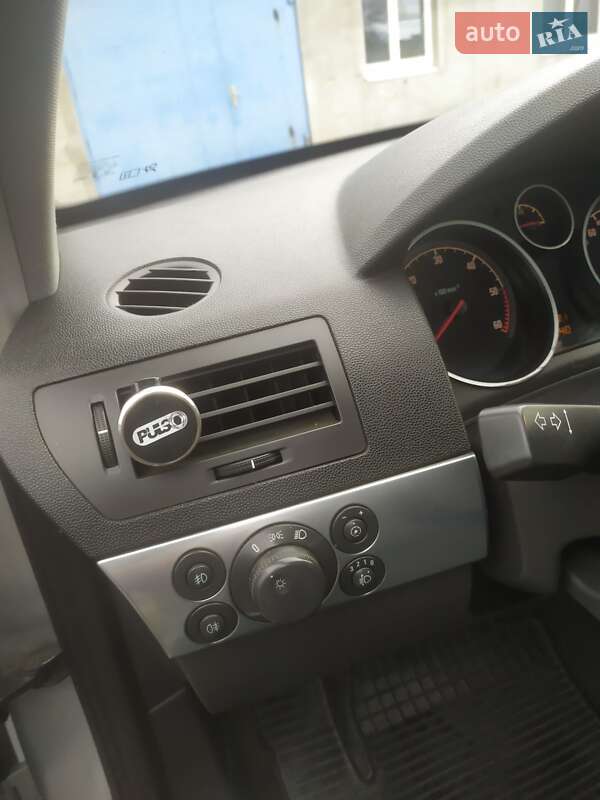 Універсал Opel Astra 2008 в Стрию