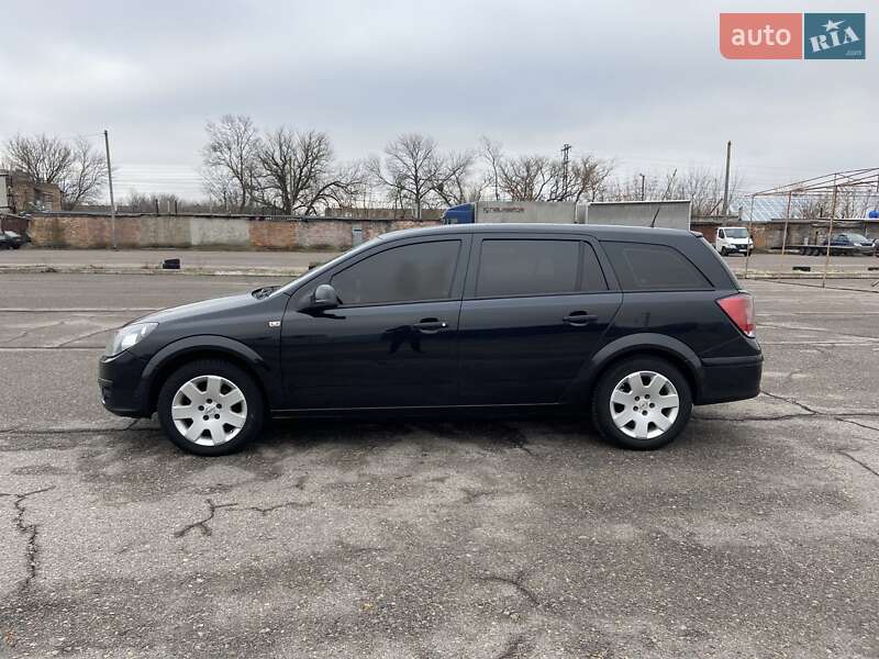 Универсал Opel Astra 2012 в Белой Церкви