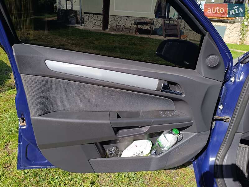 Універсал Opel Astra 2005 в Івано-Франківську