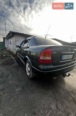 Седан Opel Astra 2003 в Городке