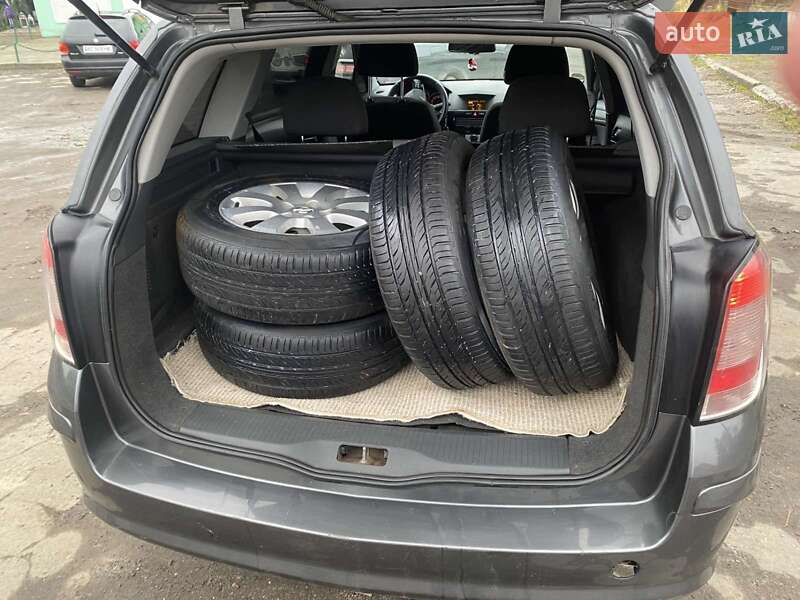 Универсал Opel Astra 2010 в Владимире