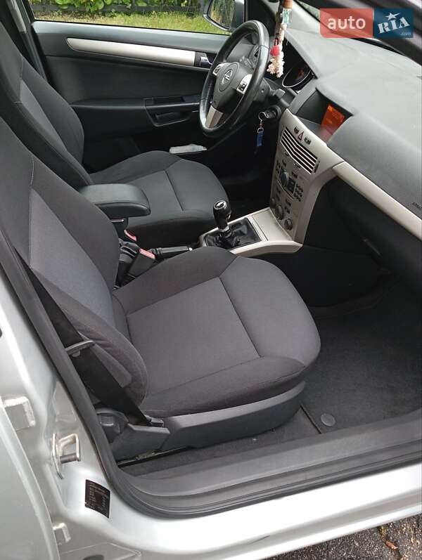 Універсал Opel Astra 2008 в Олександрії