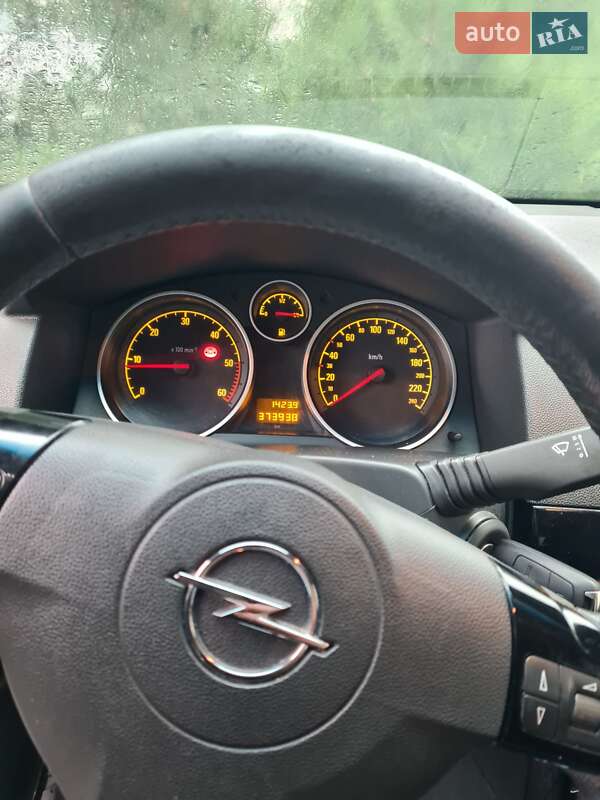 Універсал Opel Astra 2010 в Софіївській Борщагівці