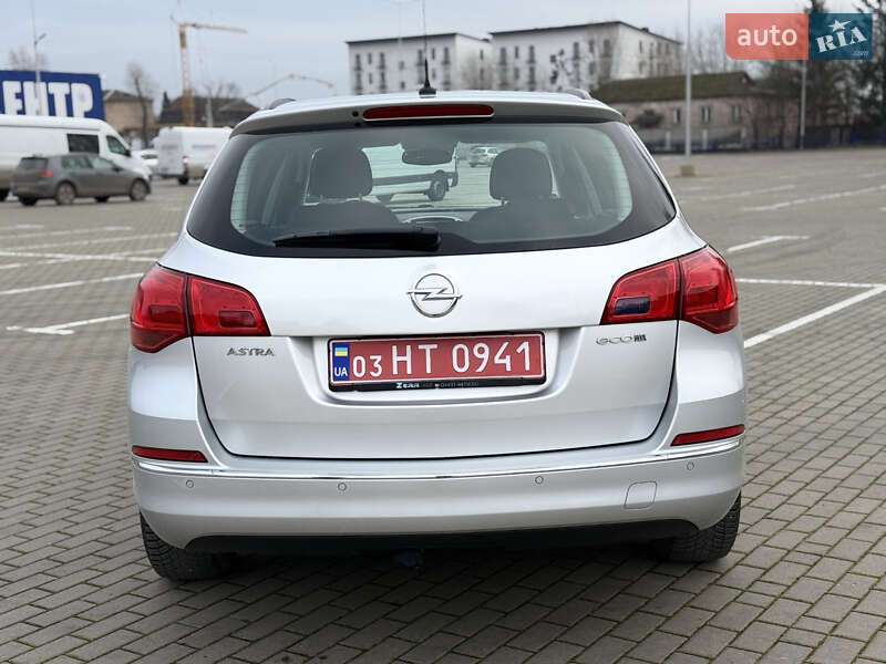 Универсал Opel Astra 2015 в Тернополе