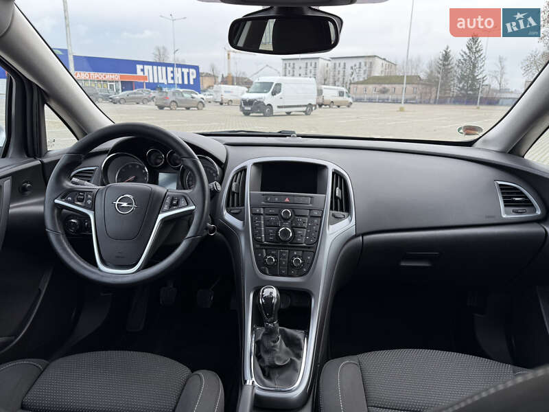 Универсал Opel Astra 2015 в Тернополе