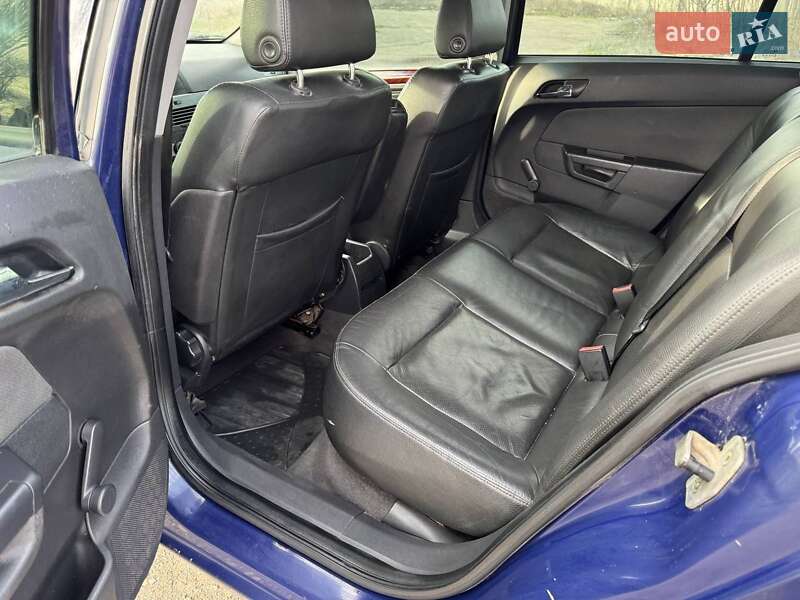 Універсал Opel Astra 2006 в Білгороді-Дністровському