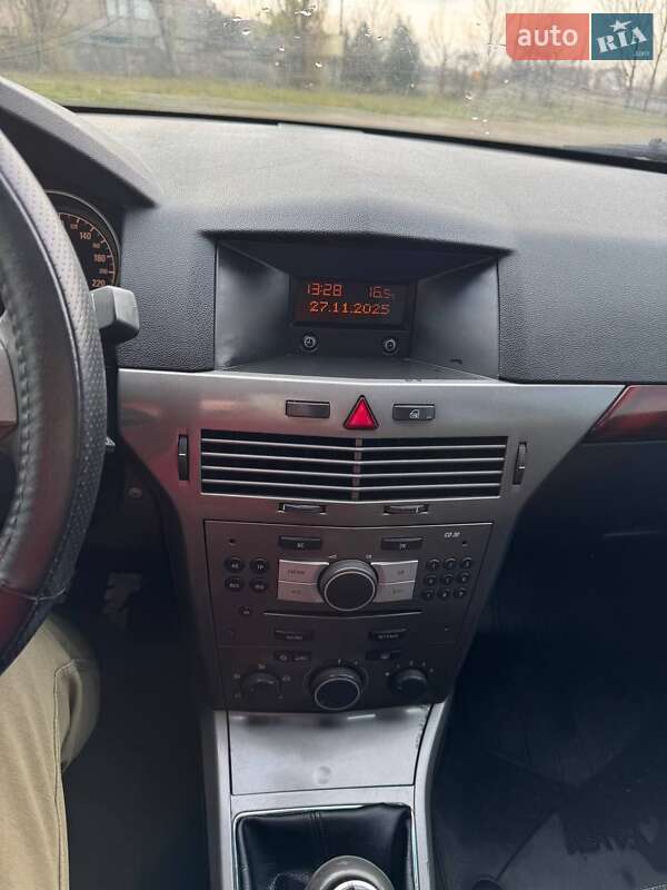 Універсал Opel Astra 2006 в Білгороді-Дністровському