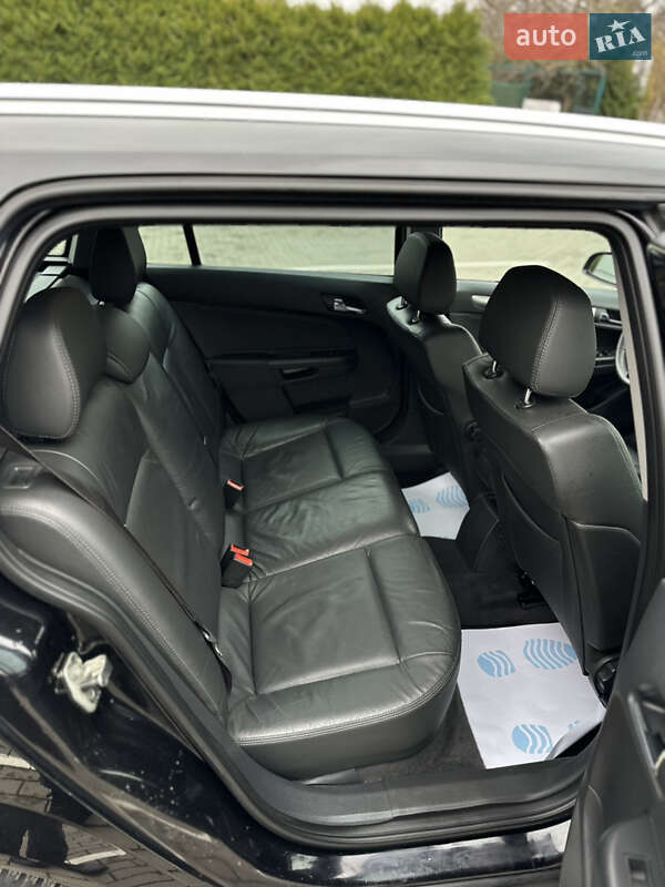 Универсал Opel Astra 2009 в Луцке