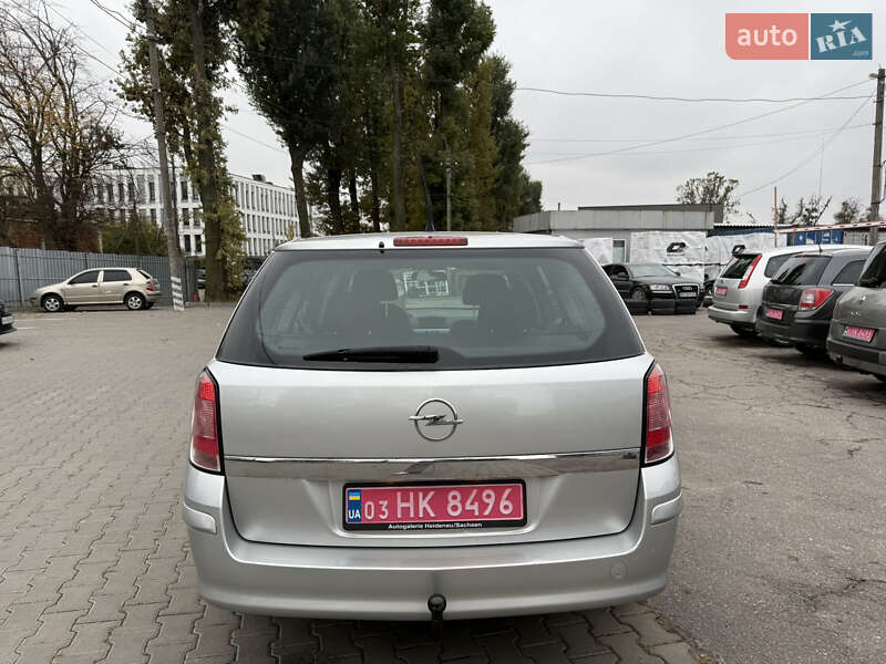 Універсал Opel Astra 2010 в Вінниці