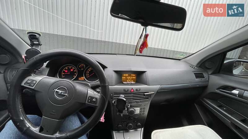 Хэтчбек Opel Astra 2004 в Чернигове