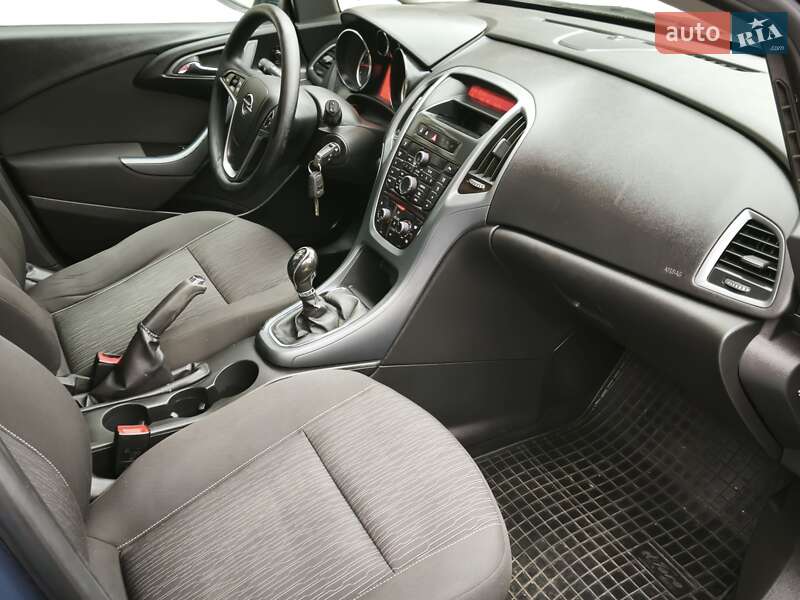 Универсал Opel Astra 2013 в Львове фото 31 Универсал Opel Astra 2013 в Львове