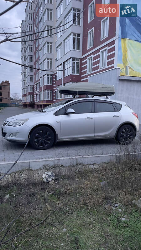 Хетчбек Opel Astra 2011 в Києві