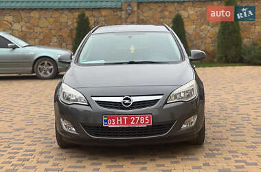 Универсал Opel Astra 2011 в Могилев-Подольске