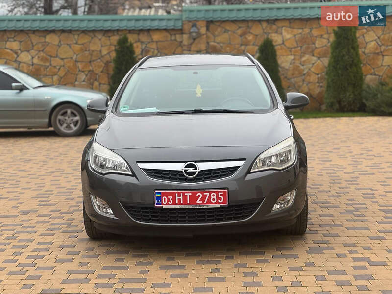 Універсал Opel Astra 2011 в Могилів-Подільському