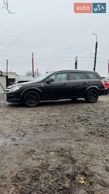 Універсал Opel Astra 2010 в Смілі