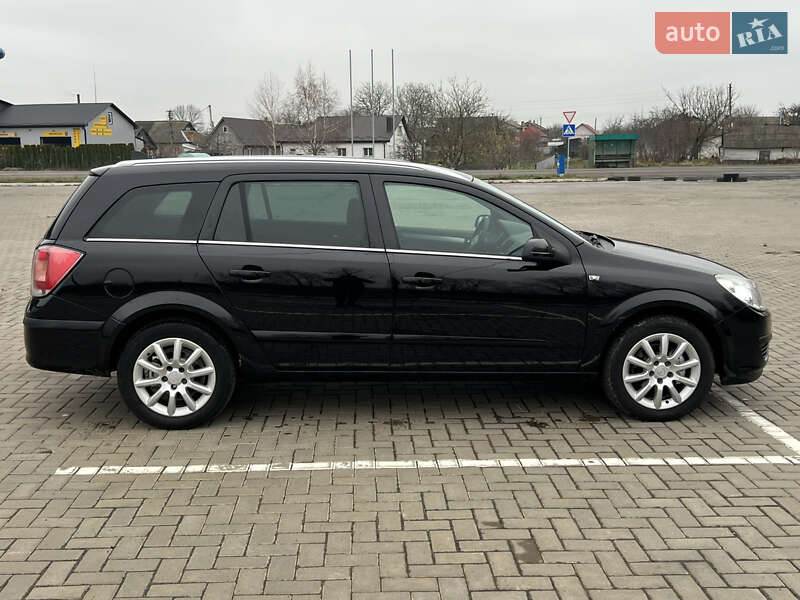 Універсал Opel Astra 2005 в Ковелі