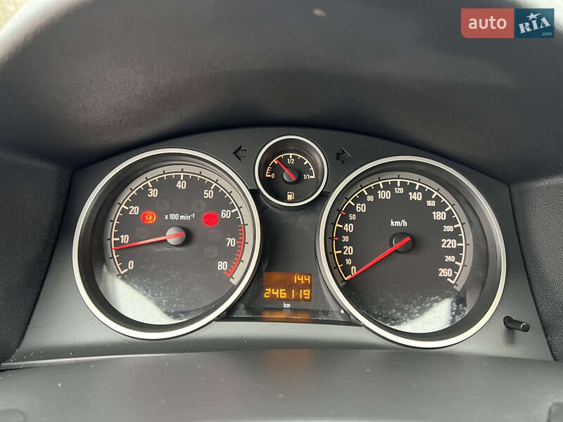 Універсал Opel Astra 2005 в Ковелі