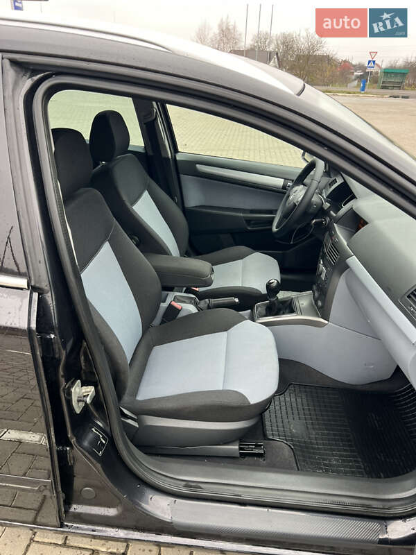 Універсал Opel Astra 2005 в Ковелі