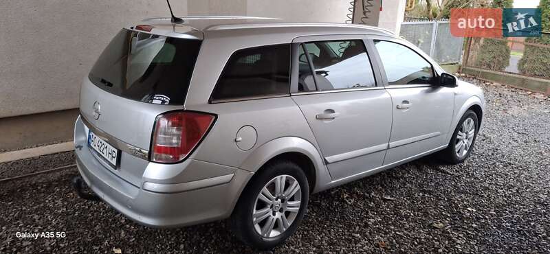 Універсал Opel Astra 2008 в Виноградові