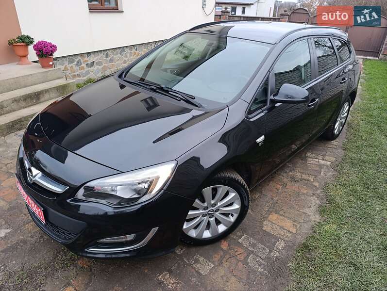 Універсал Opel Astra 2012 в Гощі