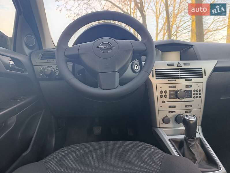 Універсал Opel Astra 2009 в Полтаві