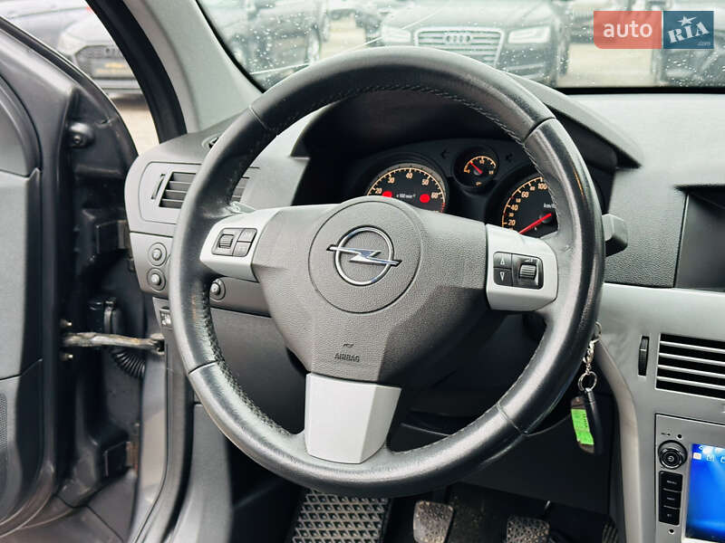 Хетчбек Opel Astra 2012 в Харкові