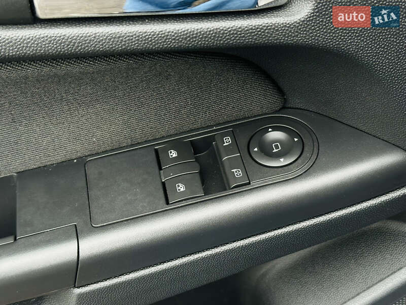 Хетчбек Opel Astra 2012 в Харкові