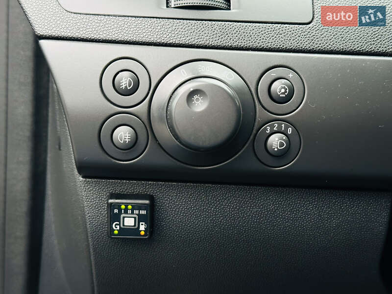 Хетчбек Opel Astra 2012 в Харкові