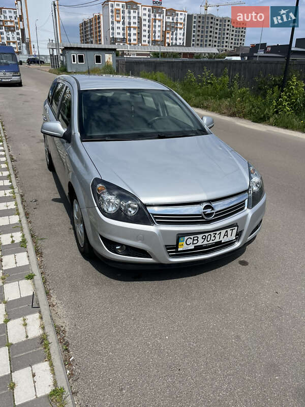 Opel Astra 2011