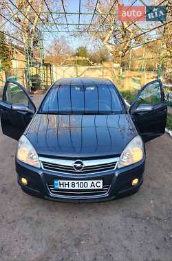 Хэтчбек Opel Astra 2009 в Сарате