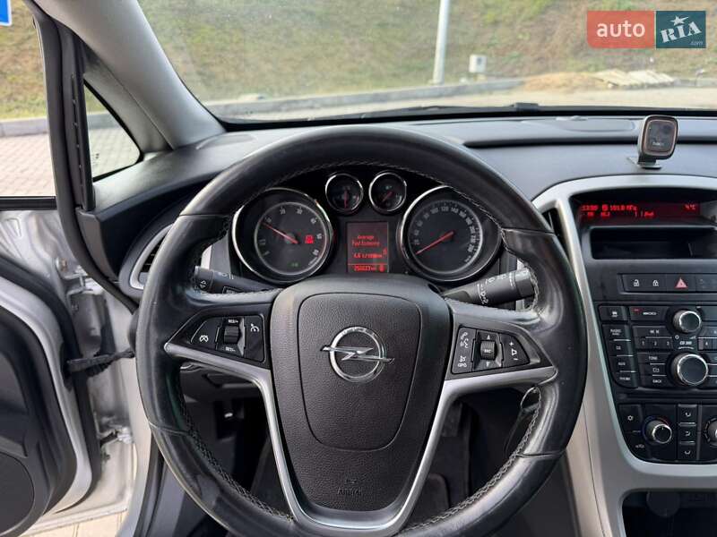 Универсал Opel Astra 2011 в Браиловом