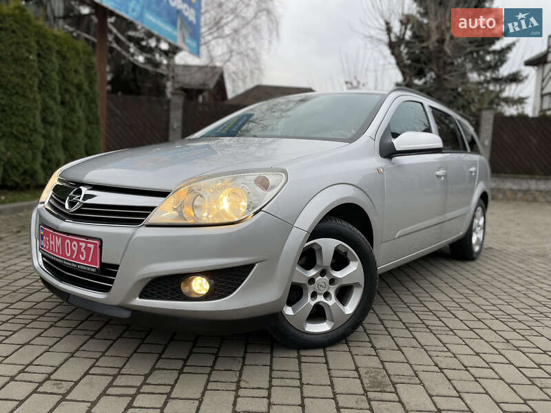Універсал Opel Astra 2009 в Луцьку