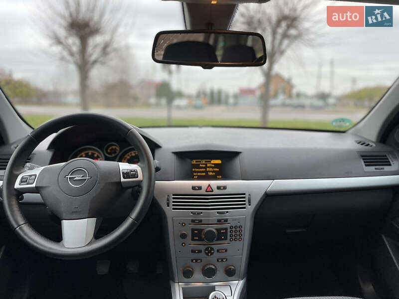 Універсал Opel Astra 2009 в Луцьку