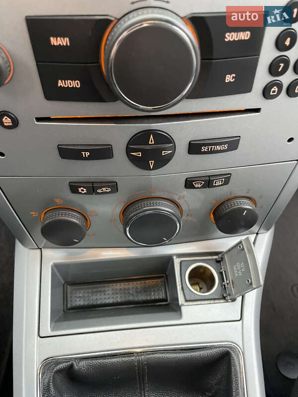 Універсал Opel Astra 2009 в Луцьку