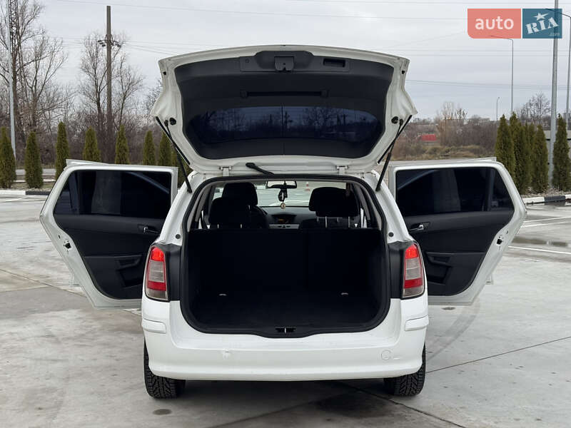 Универсал Opel Astra 2009 в Звягеле