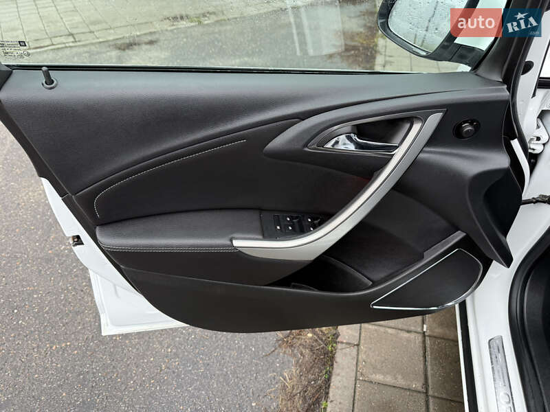 Універсал Opel Astra 2011 в Звенигородці