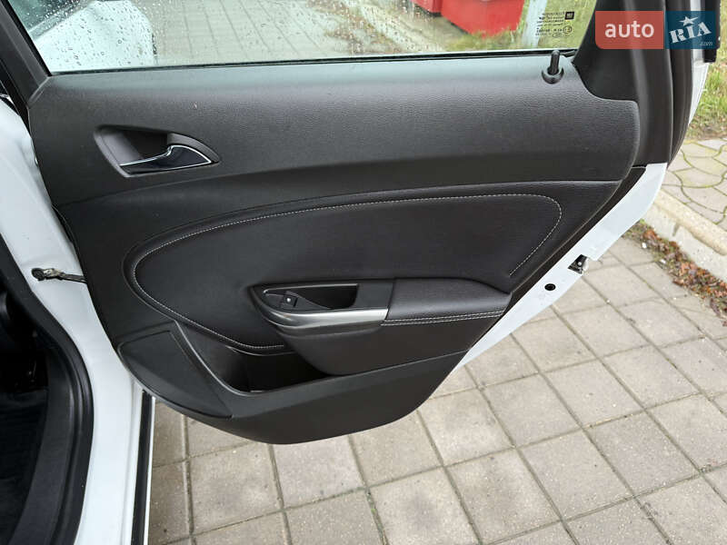 Універсал Opel Astra 2011 в Звенигородці