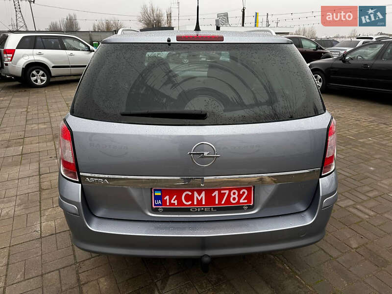 Универсал Opel Astra 2010 в Днепре