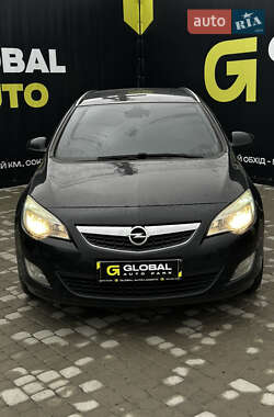 Універсал Opel Astra 2011 в Львові